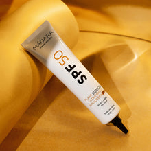 Afbeelding in Gallery-weergave laden, SPF50 Plant Stem Cell Ultra- Shield Sunscreen

